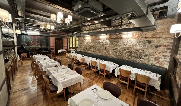 Galata Meyhanesi 1992 İstanbul meyhane k&uuml;lt&uuml;r&uuml;n&uuml;n yaşayan temsilcisi  