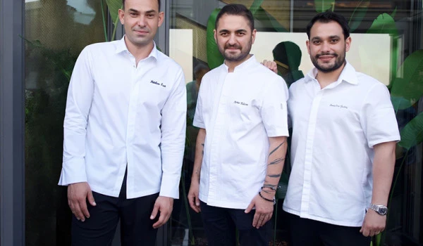 Izaka Terrace'ta Dev Bağış Şefler Dar&uuml;şşafaka i&ccedil;in aynı sofrada buluştu