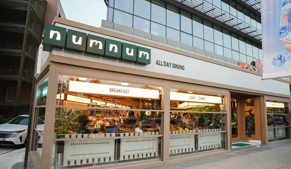 NumNum&rsquo;da Yeni D&ouml;nem: Karga&rsquo;nın Enerjisiyle All Day Fun Dining        