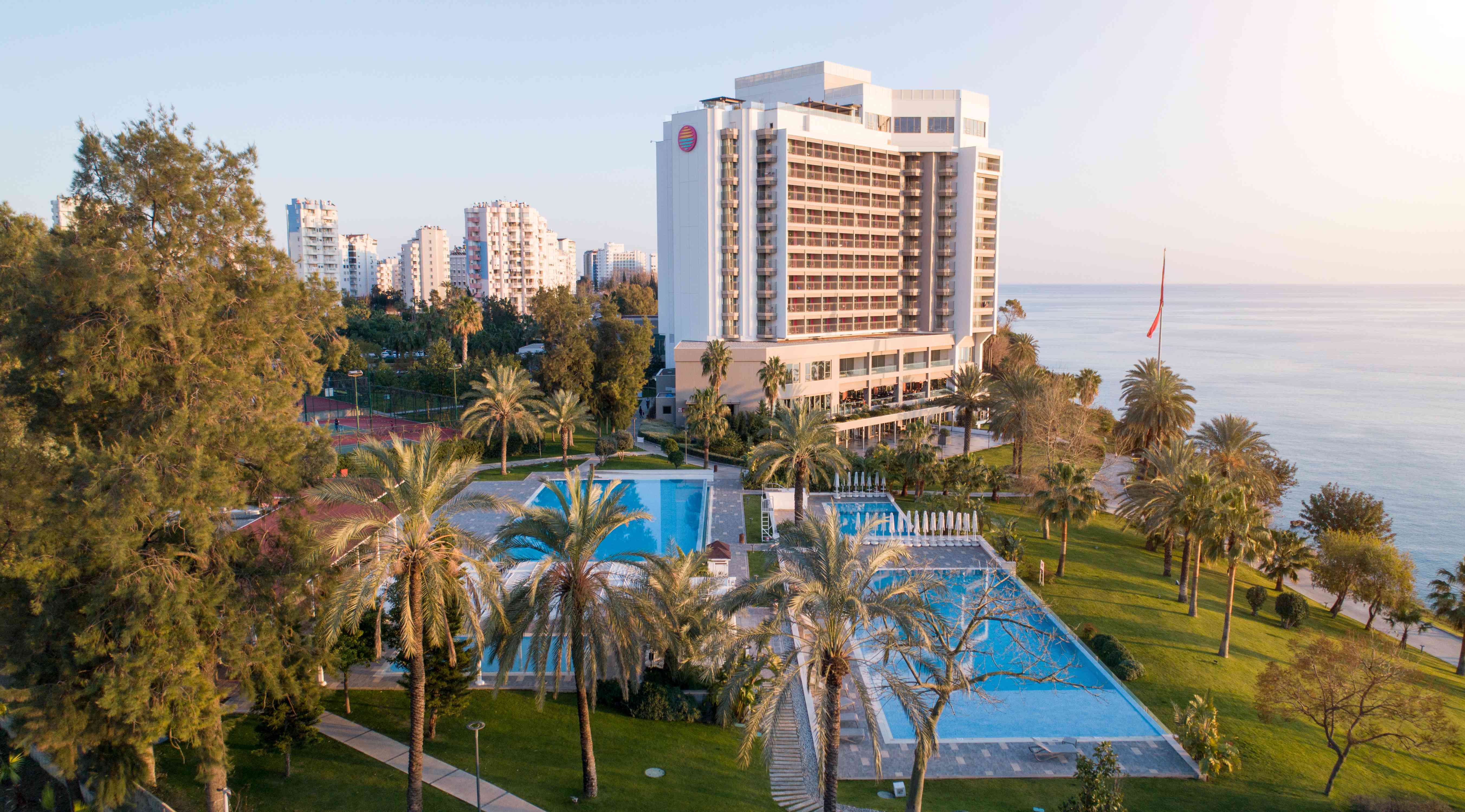 Akra Hotel&rsquo;s doğa ile i&ccedil; i&ccedil;e bayram tatili