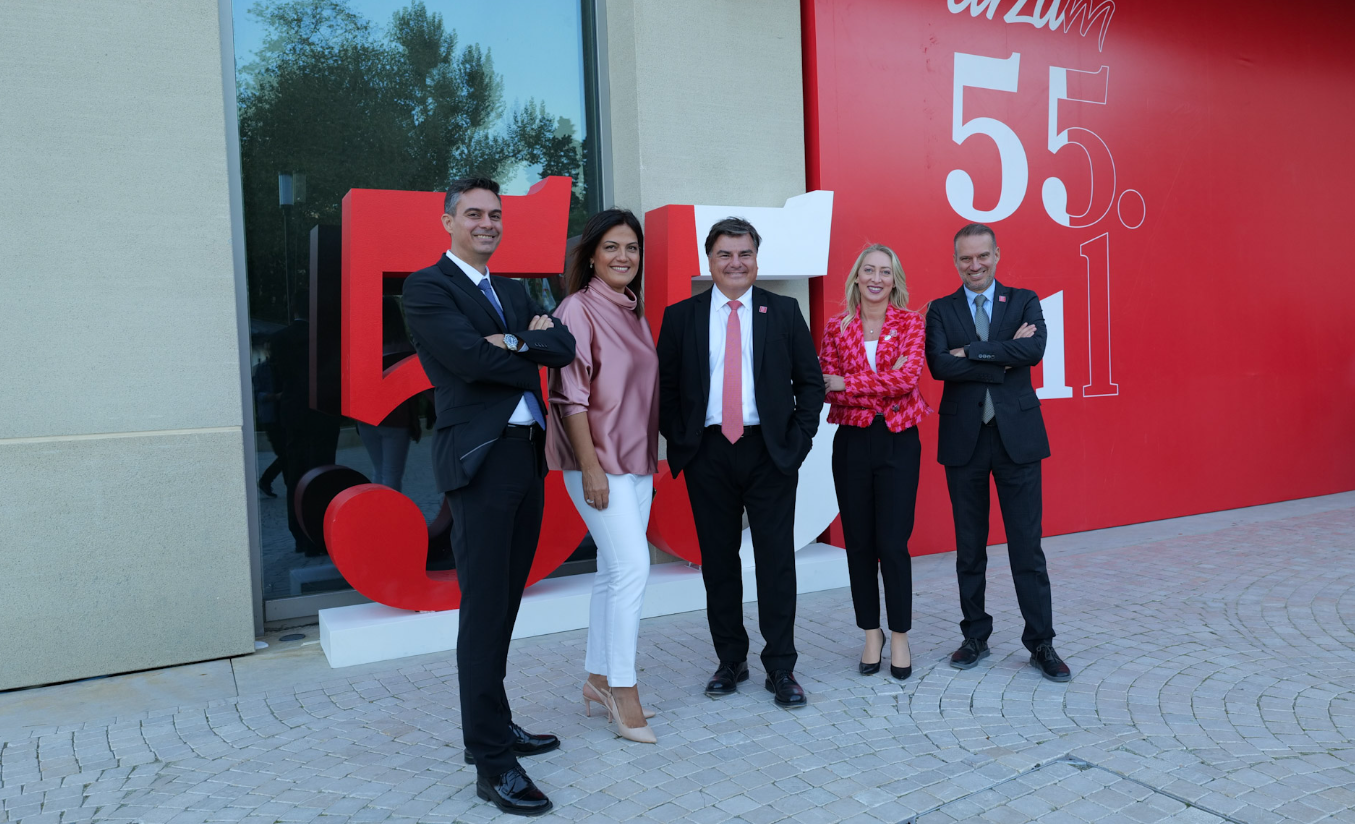 Arzum 55&rsquo;inci yaşını 55 ayrı tasarımla kutladı   