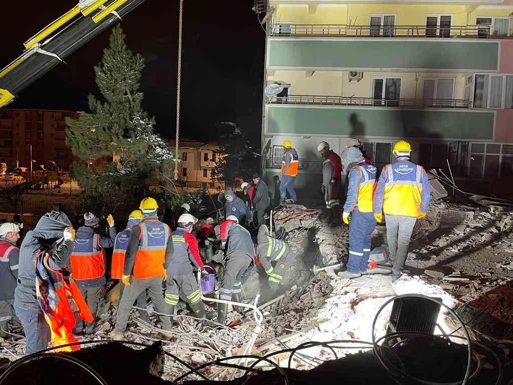 Madenciler, depremin ger&ccedil;ek kahramanları oldu