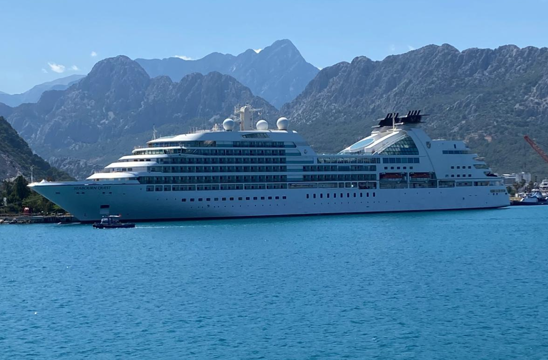 L&uuml;ks yolcu gemisi Seabourn Quest&rsquo;i ağırladı
