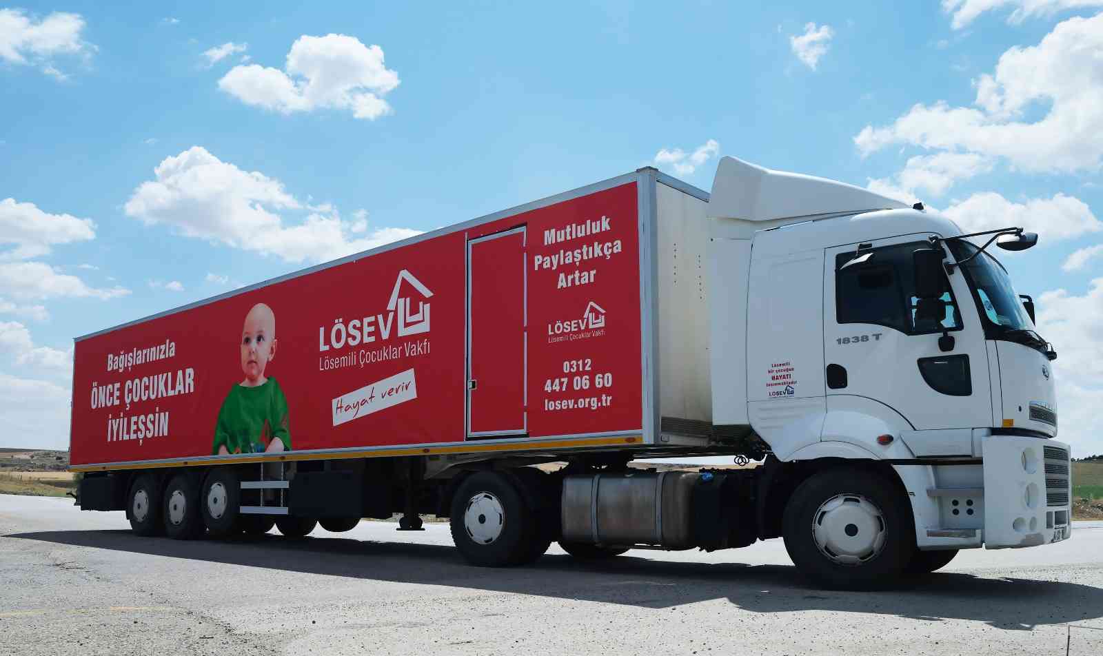 LÖSEV İyilikler Tırı depremin yaralarını sarmak için yola çıktı