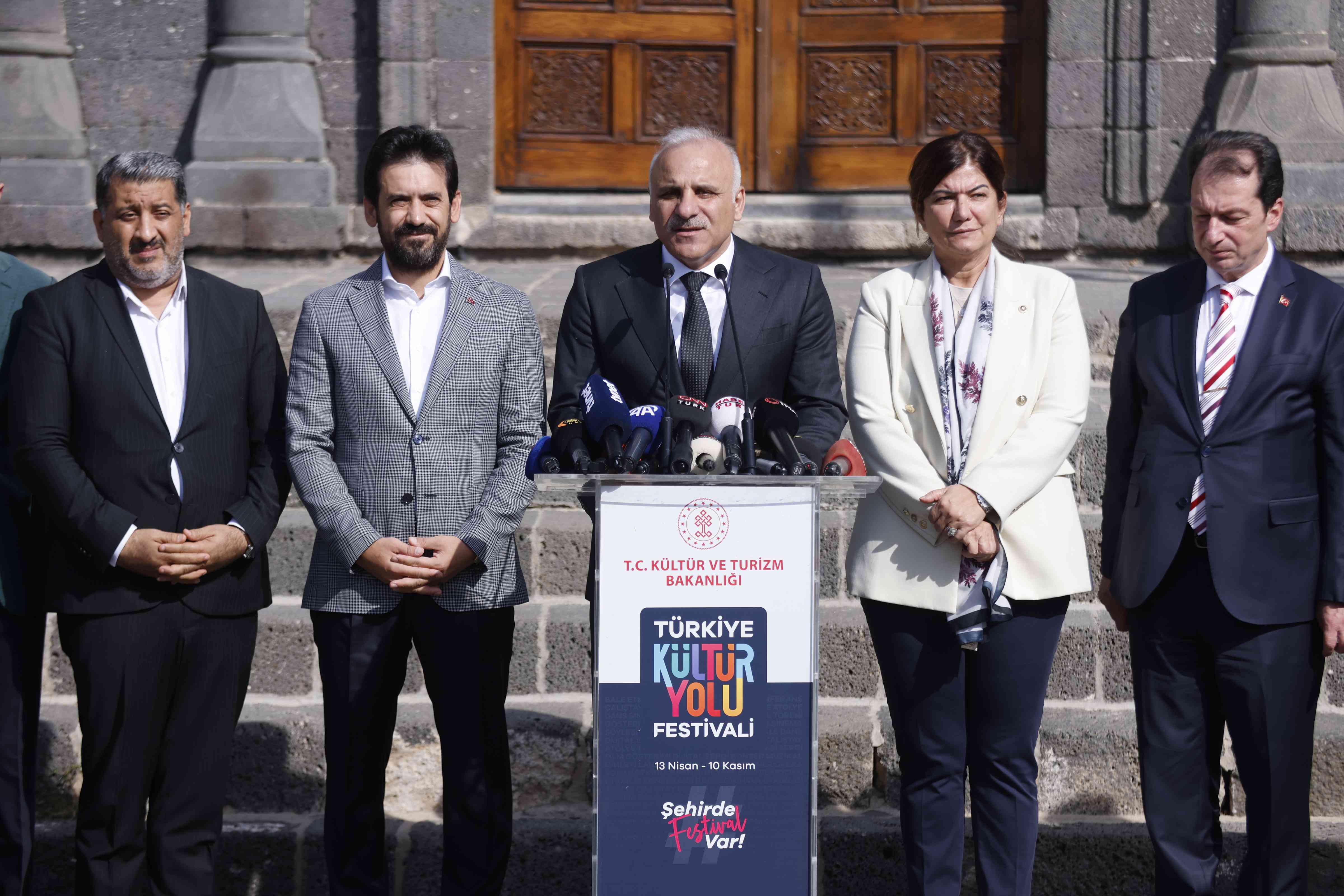 Diyarbakır K&uuml;lt&uuml;r Yolu Festivali başladı