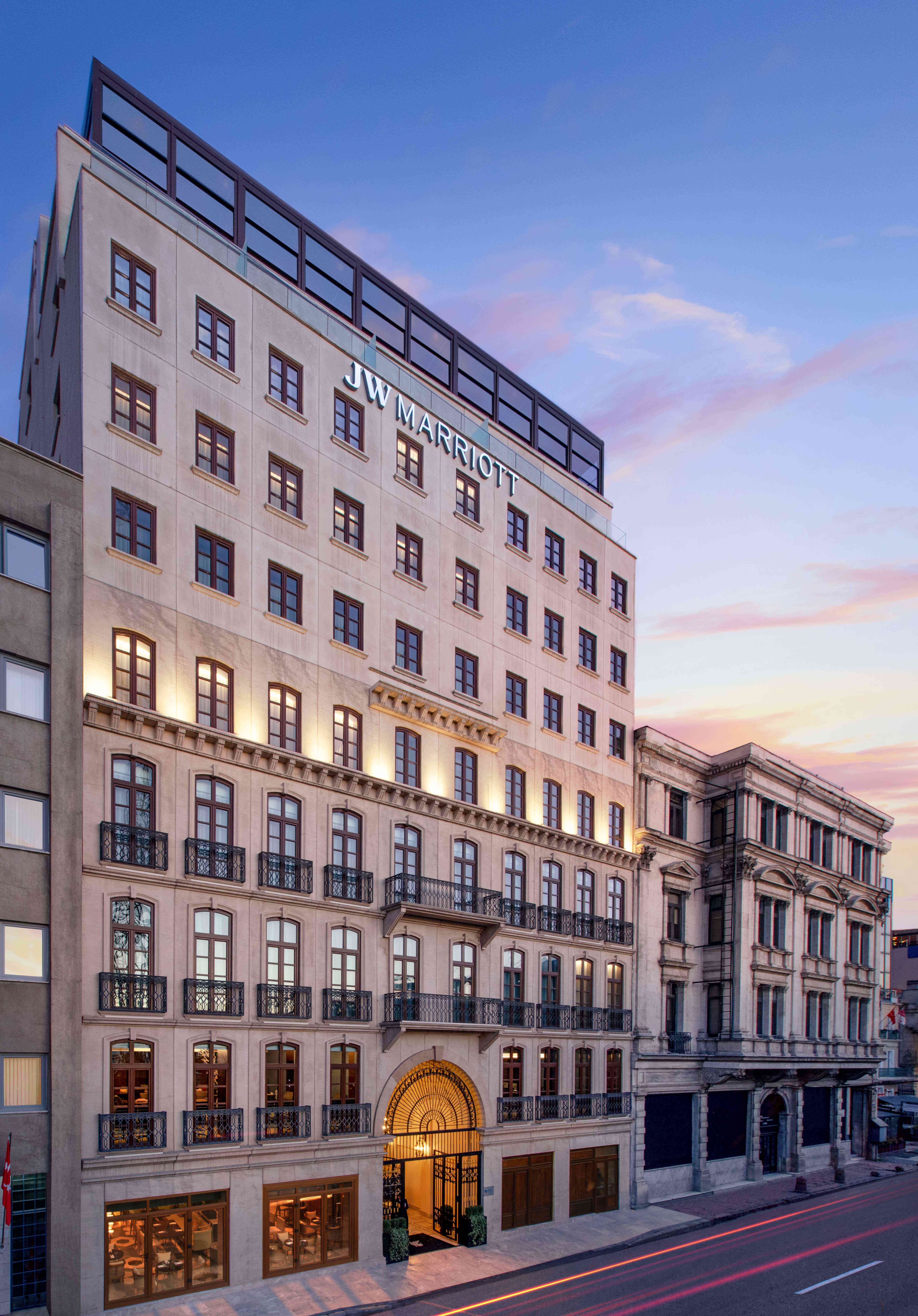 İstanbul'un ilk Jw Marriott Oteli ile yeniden sizlerle...