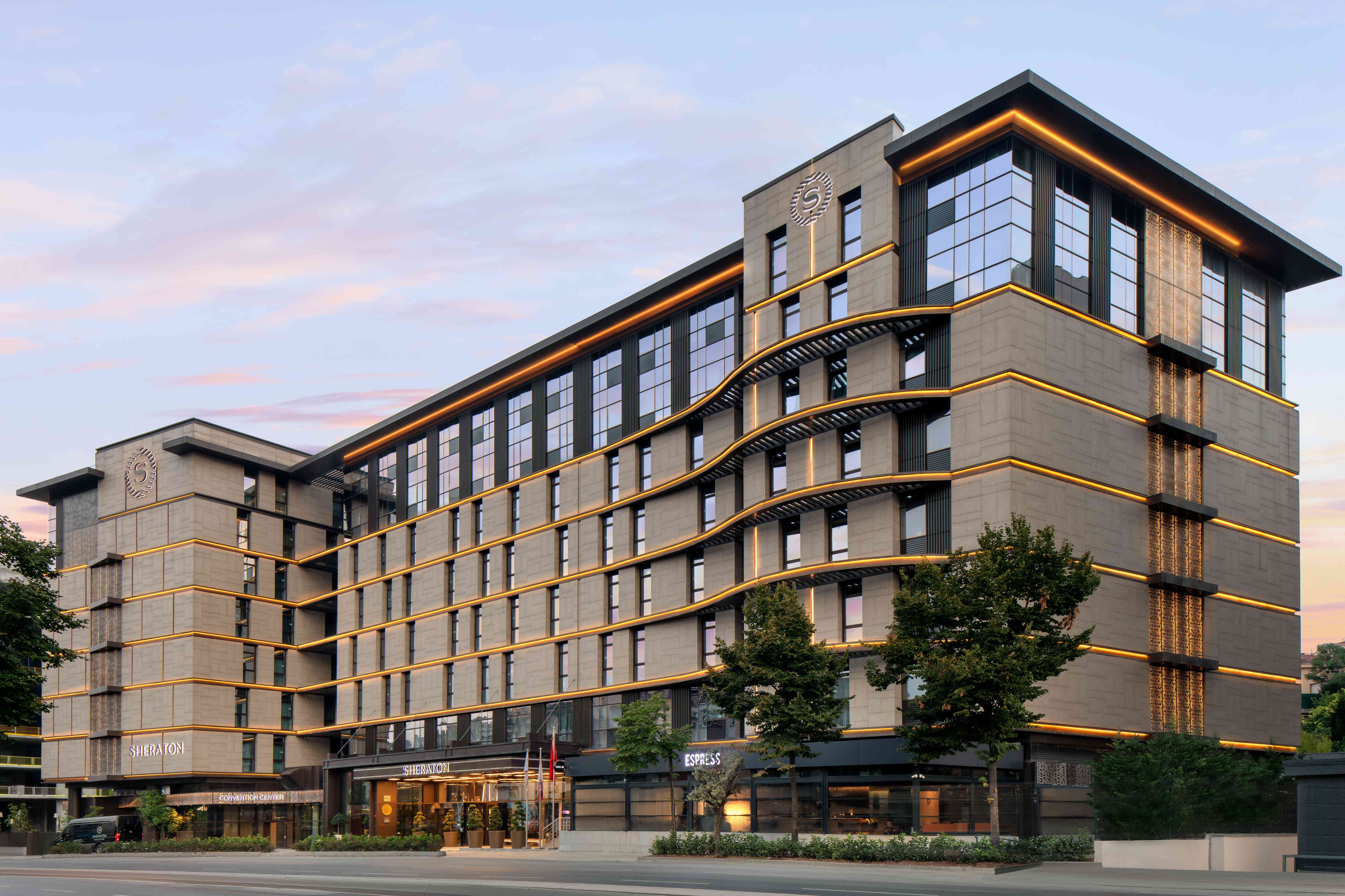 Sheraton Istanbul City Center, Şehrin Kalbinde 1 Yıldır Sizinle!