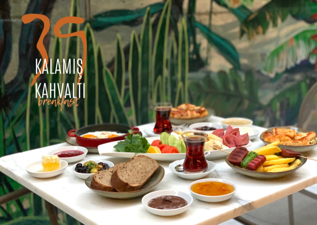 Şehirde Vaha, Vahada Canlı M&uuml;zik Eşliğinnde Kahvaltı Zamanı!