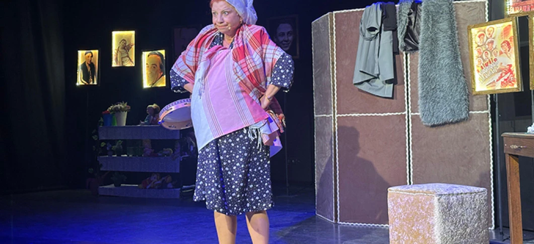 Türk sinemasının unutulmazı Adile Naşit tiyatroda yeniden hayat buluyor